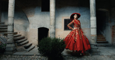 from Dior by John Galliano Assouline book, Penélope Cruz wearing the Tatiana Usova Inspired by Velázquez coat, haute couture Autumn-Winter 2007, Le Bal des Artistes, photographed by Annie Leibovitz, Vogue US, December 2007. COPYRIGHT: © Annie Leibovitz