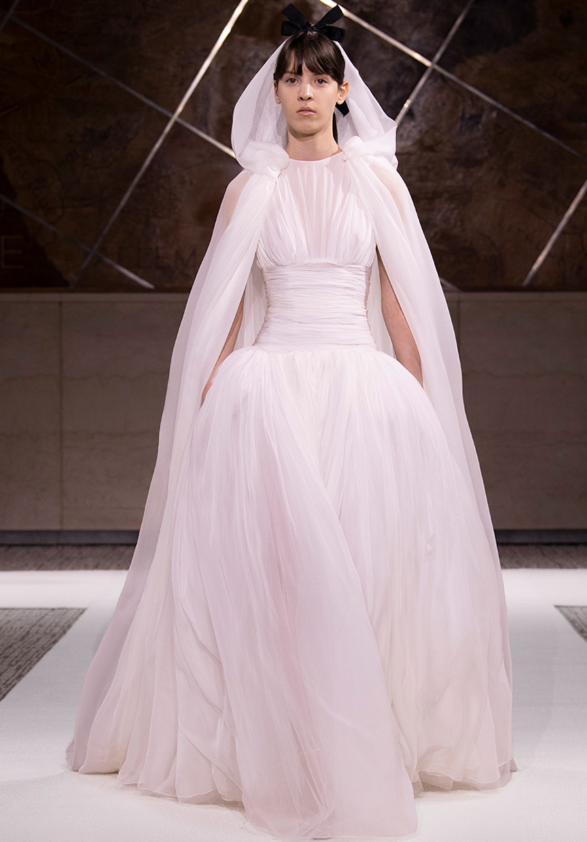 Giambattista Valli Spring 2022 Haute Couture Bride
