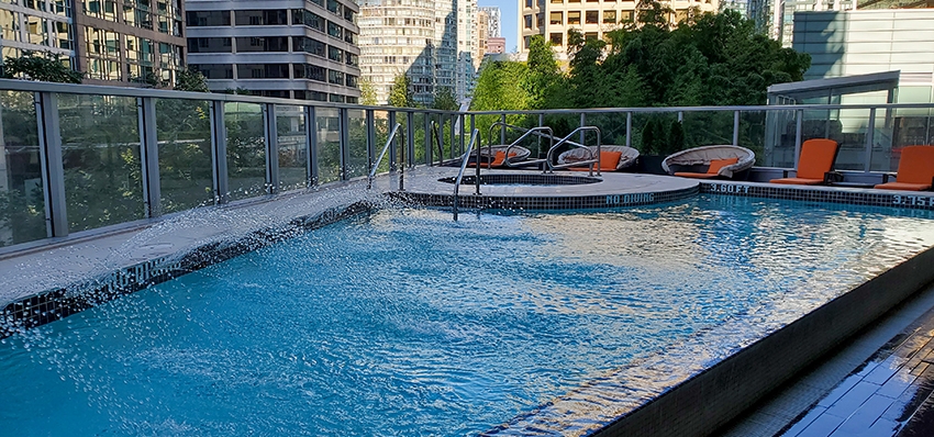 Shangri-La Vancouver Pool
